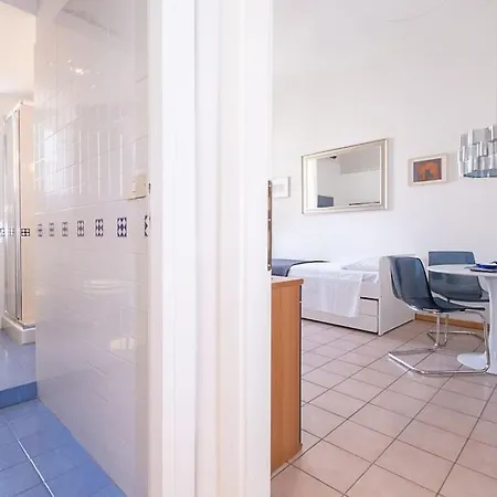 Ht Mama Bilo Vatican Area *