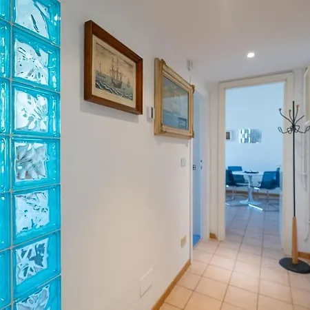 Ht Mama Bilo Vatican Area Rome